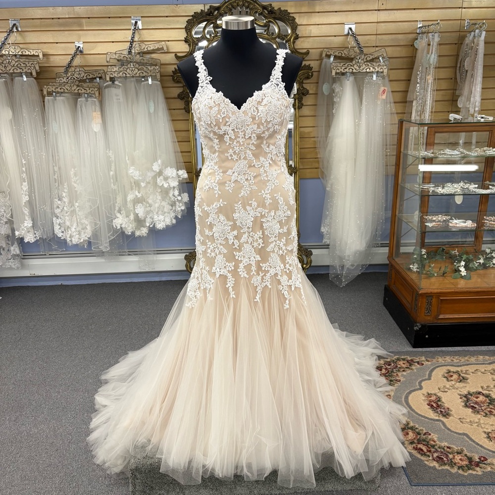 Kenneth Winston “1727” Wedding Dress